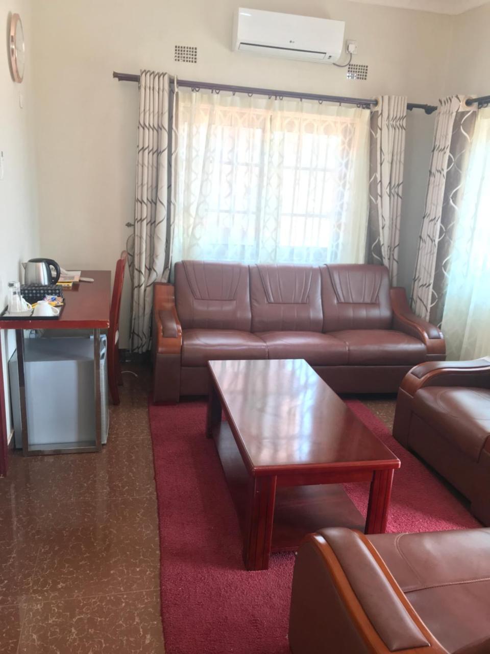 Northern Rock Hotel Mpika Екстериор снимка